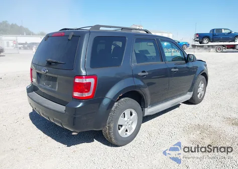 2009 Ford Escape Xlt z USA, uszkodzony, nr VIN 1FMCU03799KC98765
